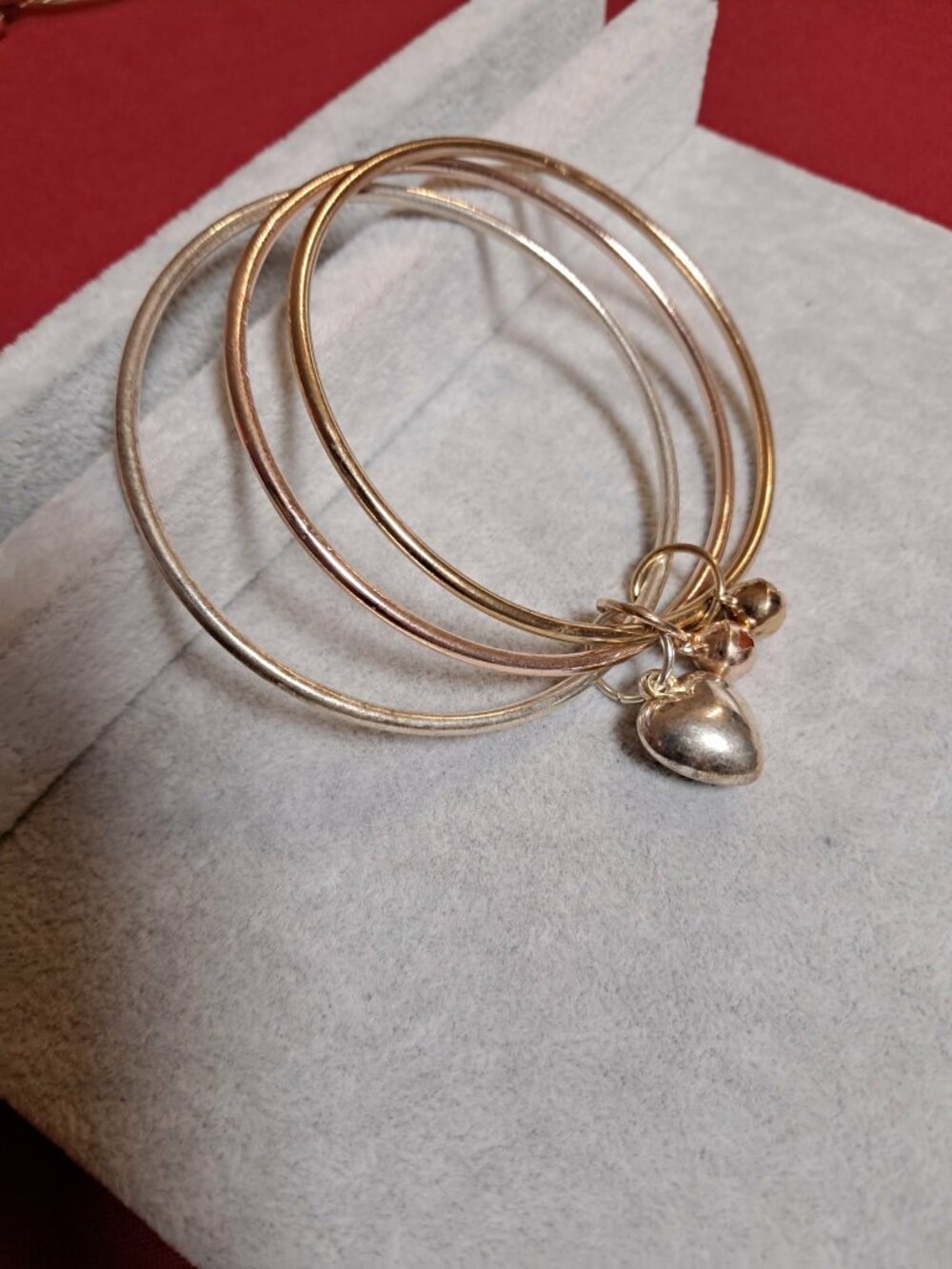 Newbridge Silverware 3 Bangle Set Heart Charm - Picture 3 of 4